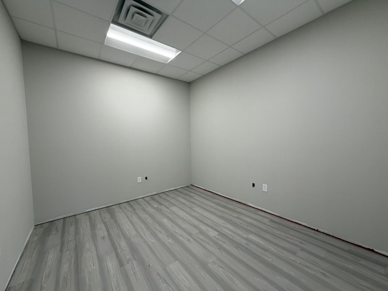 8476 Dorchester Road Photo 7