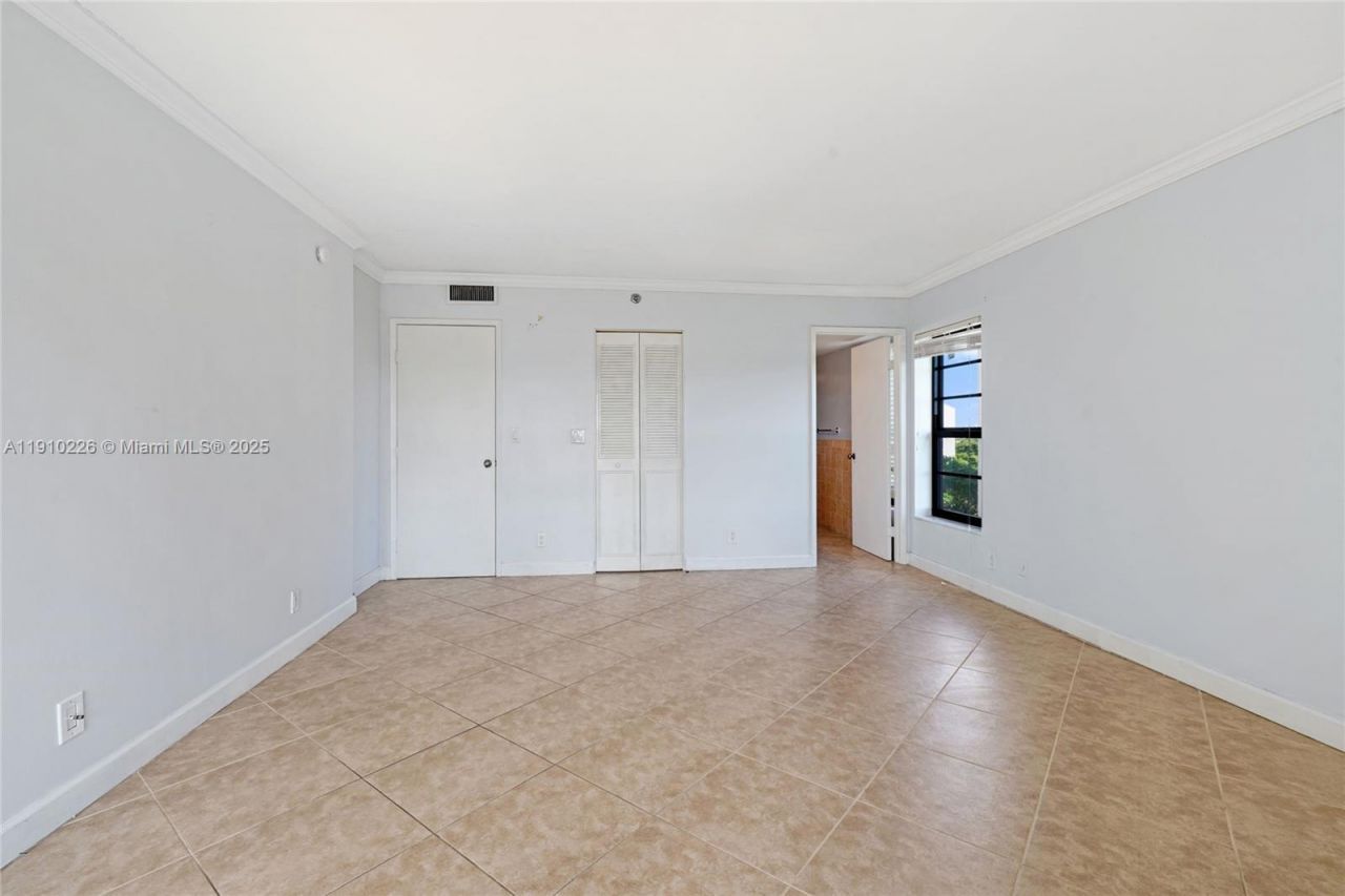 2206 S Cypress Bend Dr, Unit 801, Pompano Beach, FL 33069 Photo