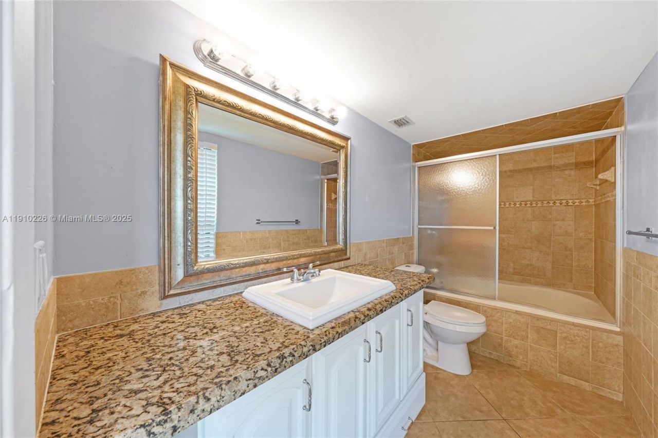 2206 S Cypress Bend Dr, Unit 801, Pompano Beach, FL 33069 Photo