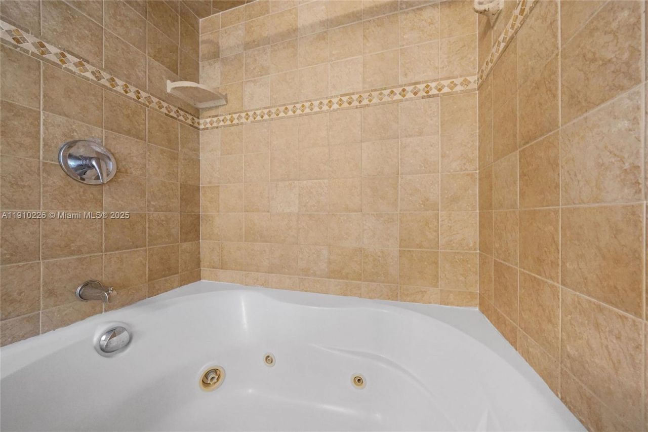 2206 S Cypress Bend Dr, Unit 801, Pompano Beach, FL 33069 Photo