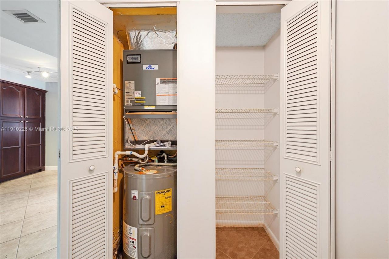 2206 S Cypress Bend Dr, Unit 801, Pompano Beach, FL 33069 Photo