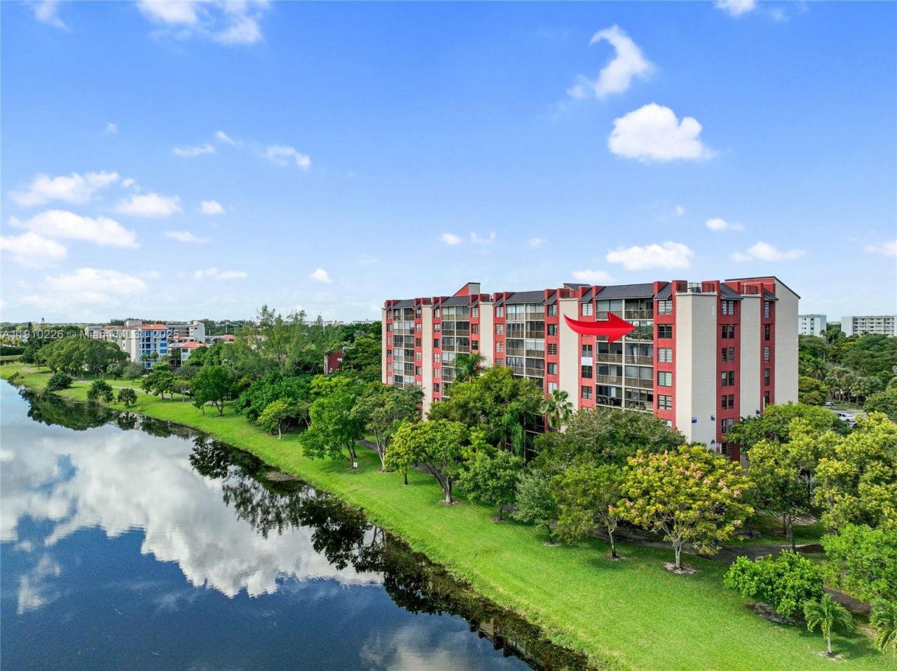 2206 S Cypress Bend Dr, Unit 801, Pompano Beach, FL 33069 Photo