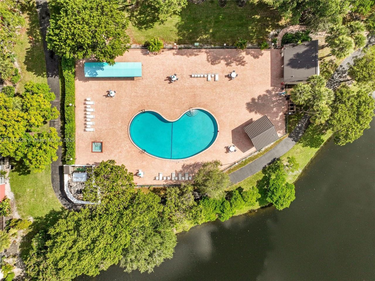 2206 S Cypress Bend Dr, Unit 801, Pompano Beach, FL 33069 Photo