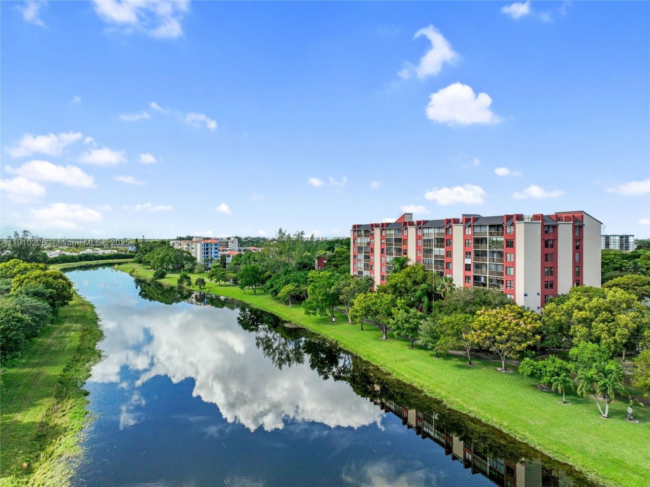 2206 S Cypress Bend Dr, Unit 801, Pompano Beach, FL 33069 Photo