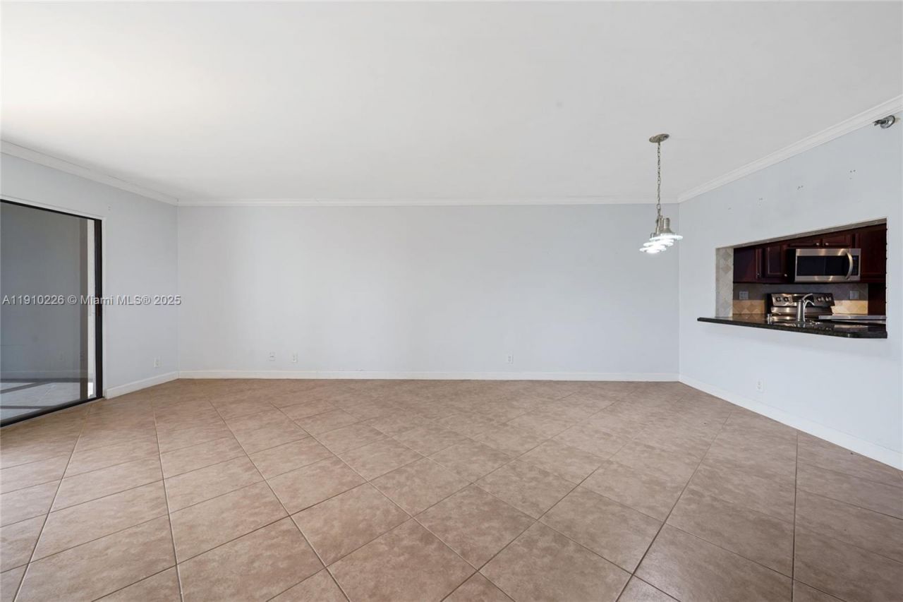 2206 S Cypress Bend Dr, Unit 801, Pompano Beach, FL 33069 Photo