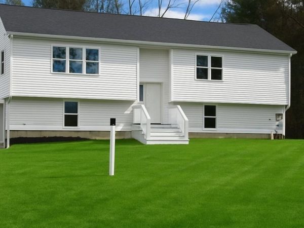 4 W Dudley Rd, Dudley, MA 01571