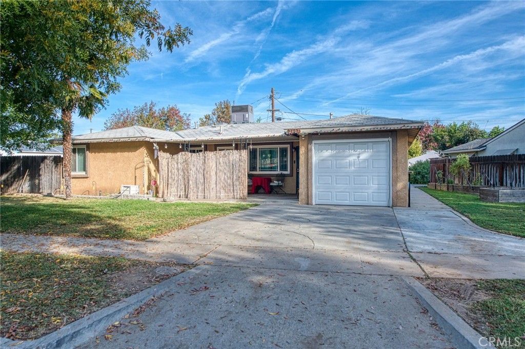 2407 Ashcroft Court, Fresno, CA 93726 Main Photo