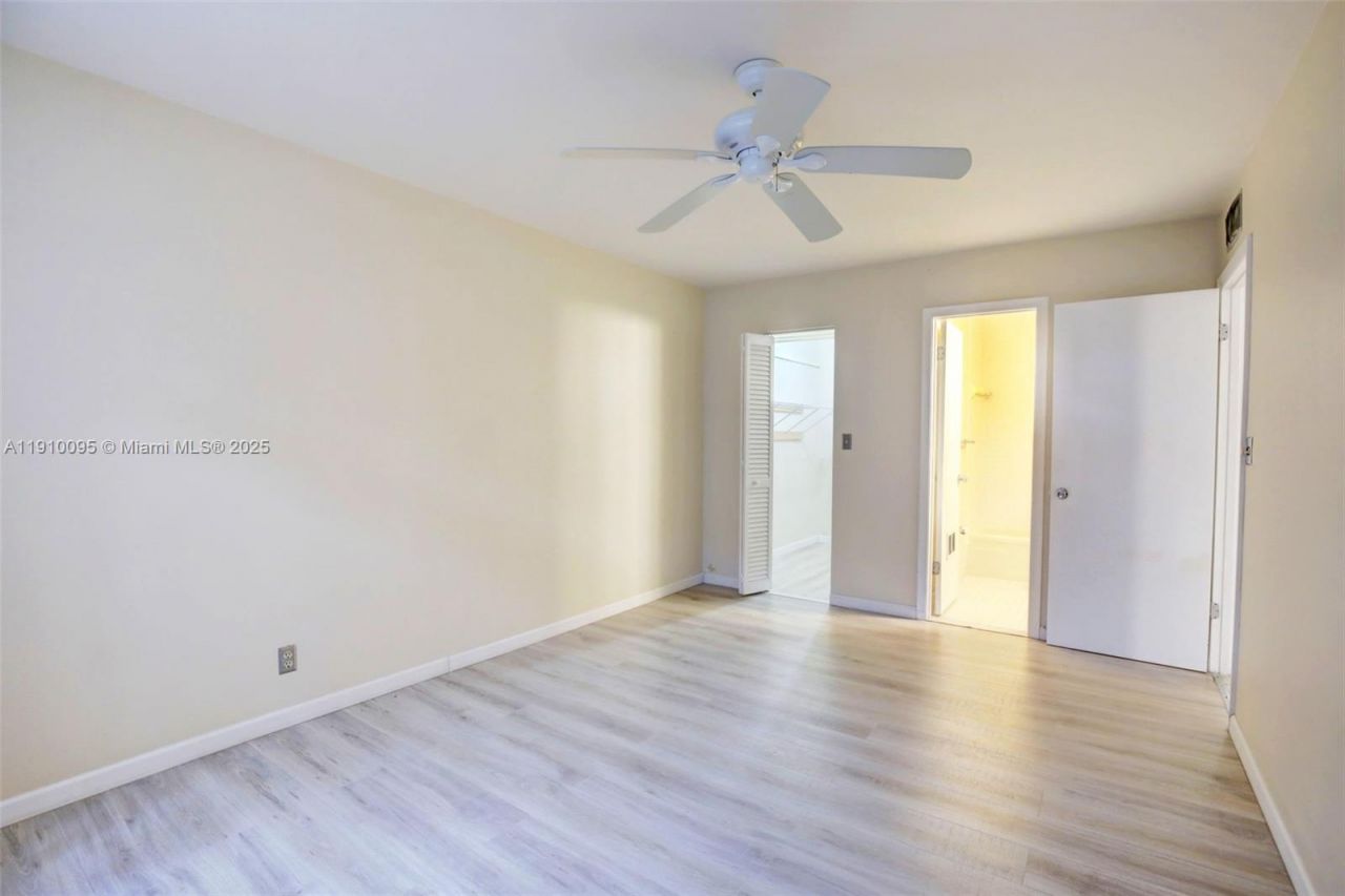 5300 Washington St, Unit T218, Hollywood, FL 33021 Photo