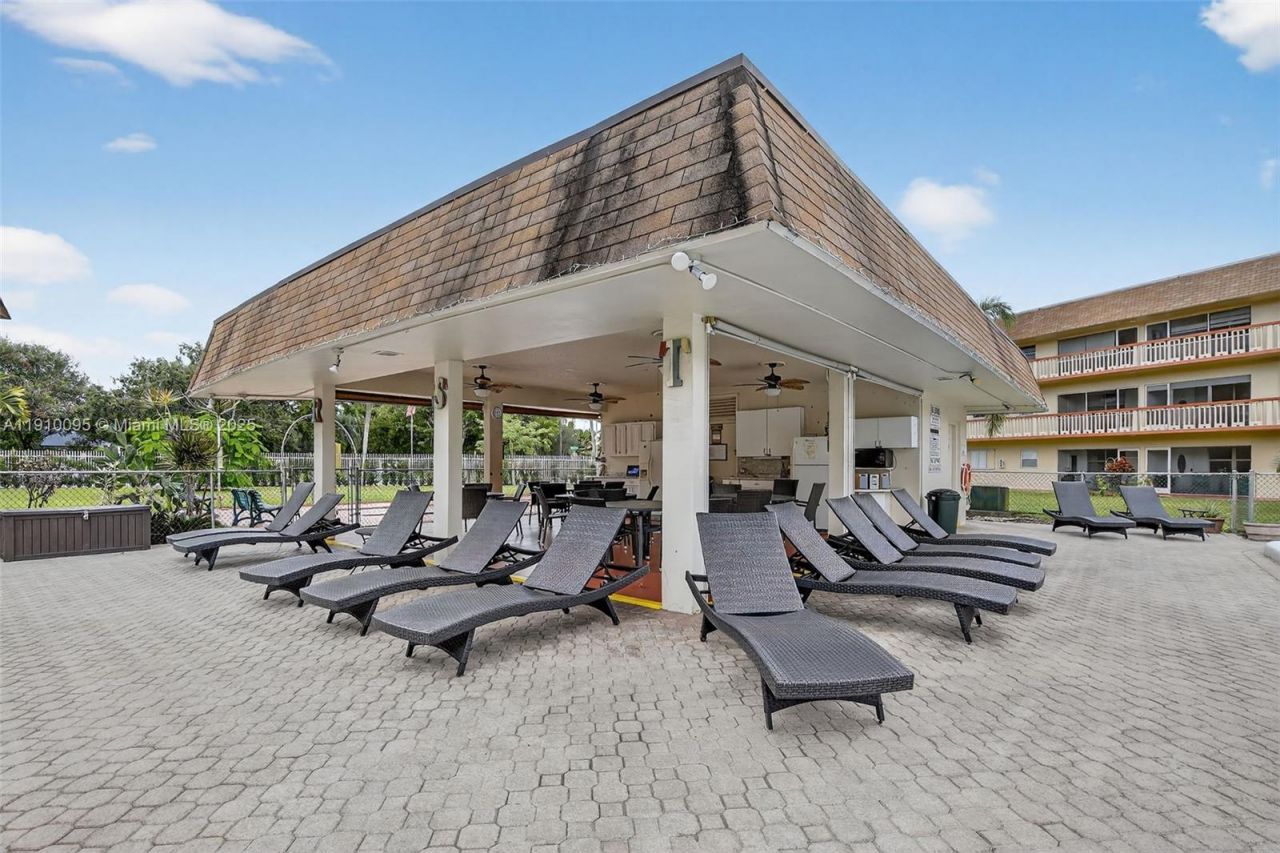 5300 Washington St, Unit T218, Hollywood, FL 33021 Photo