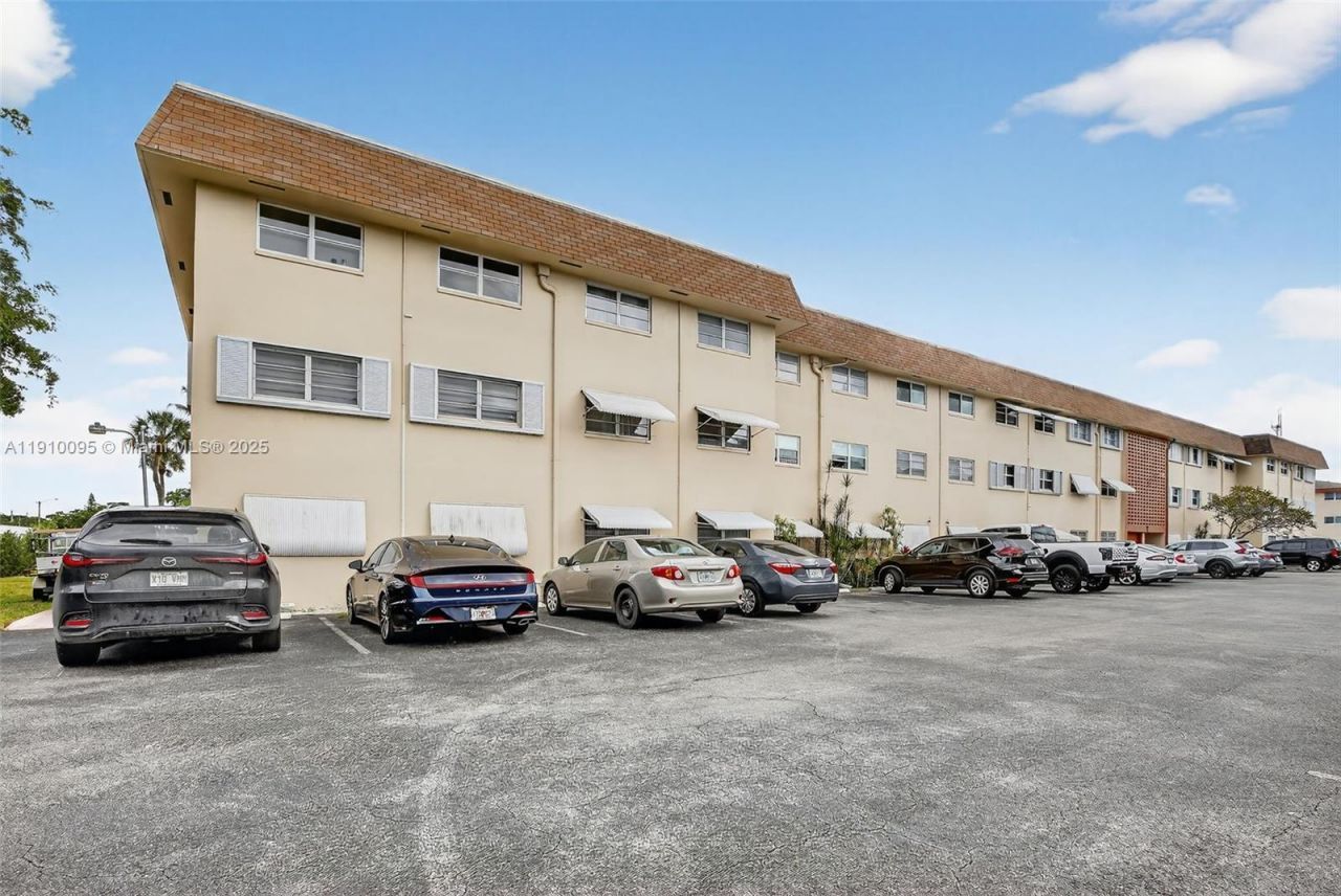 5300 Washington St, Unit T218, Hollywood, FL 33021 Photo