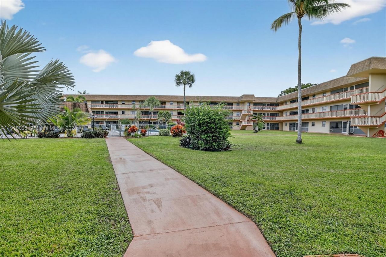 5300 Washington St, Unit T218, Hollywood, FL 33021 Photo