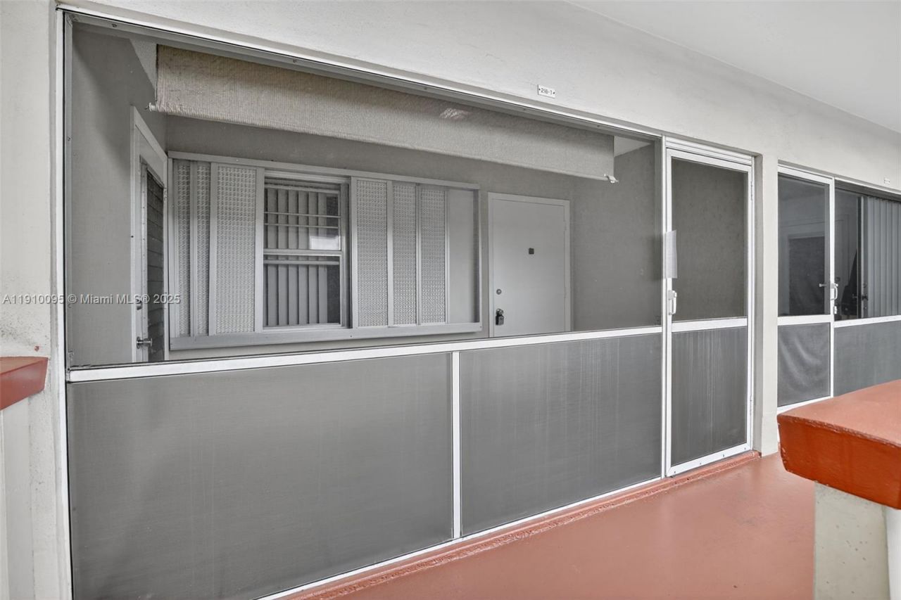5300 Washington St, Unit T218, Hollywood, FL 33021 Photo
