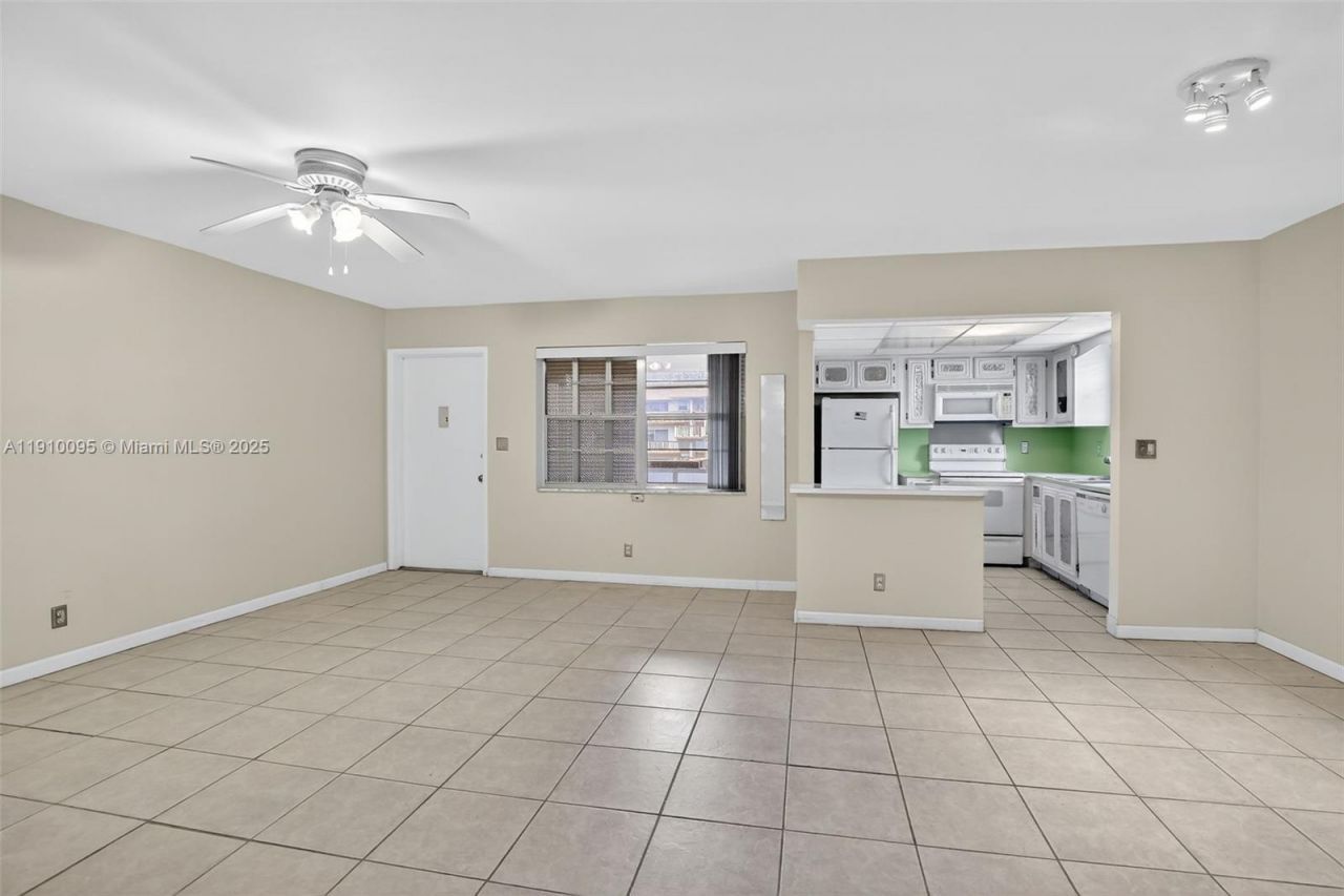 5300 Washington St, Unit T218, Hollywood, FL 33021 Photo