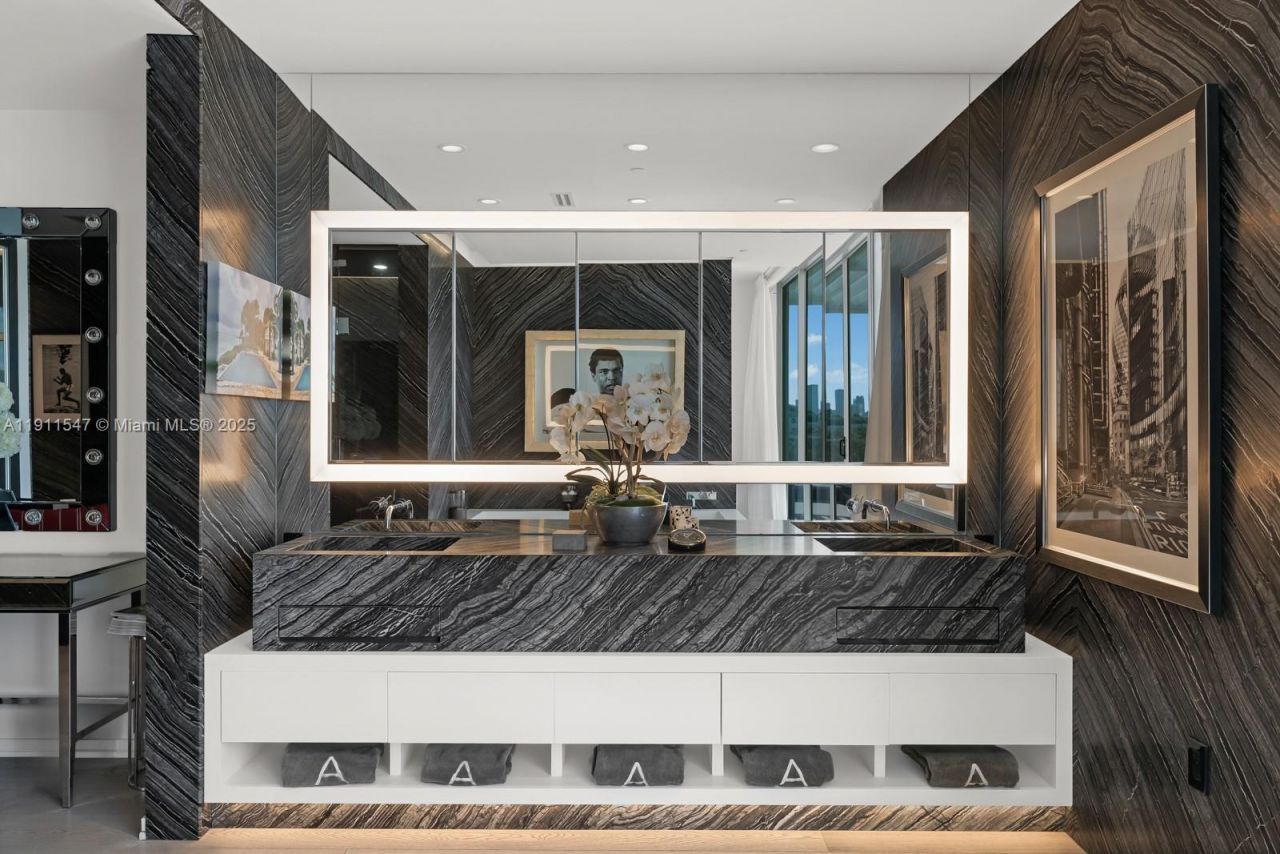 300 Collins Ave, Unit PH3, Miami Beach, FL 33139 Photo