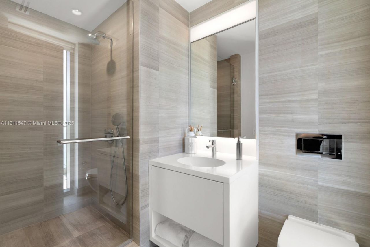 300 Collins Ave, Unit PH3, Miami Beach, FL 33139 Photo