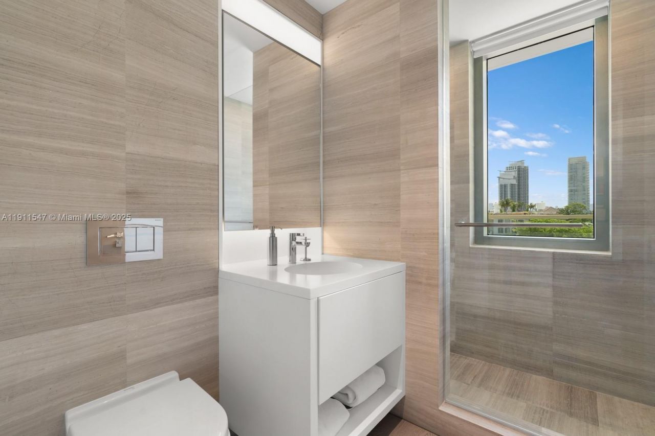 300 Collins Ave, Unit PH3, Miami Beach, FL 33139 Photo