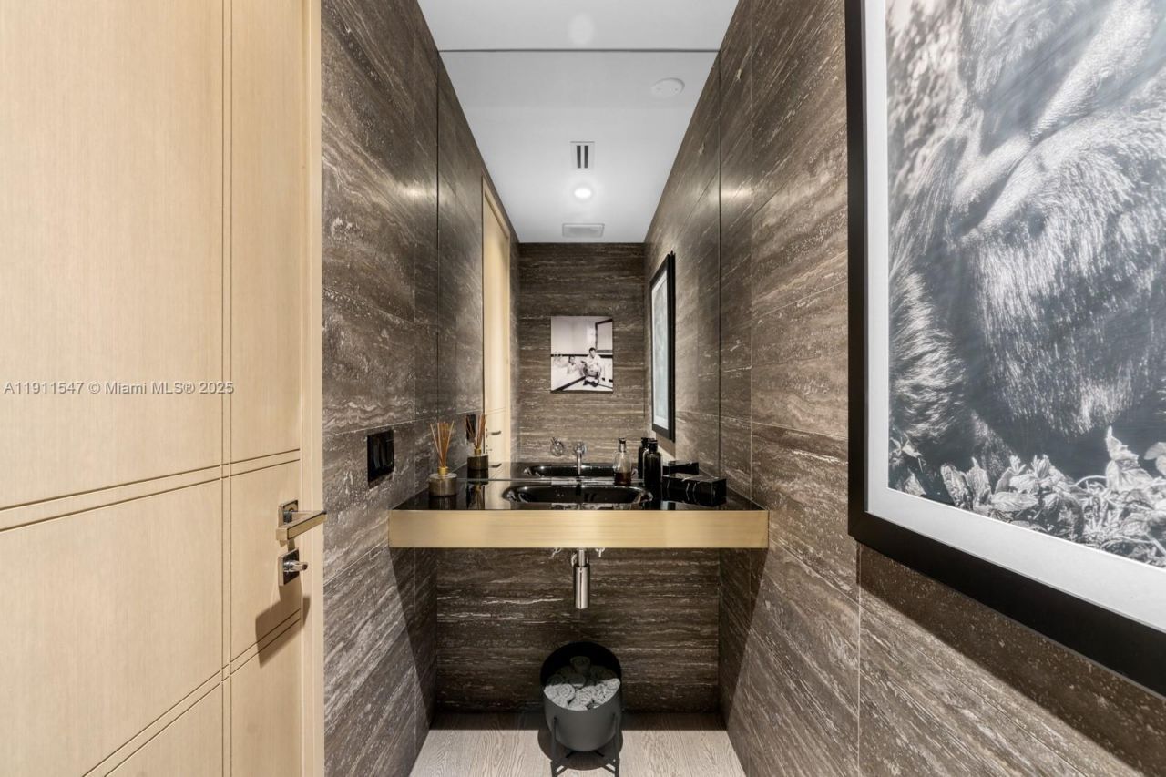 300 Collins Ave, Unit PH3, Miami Beach, FL 33139 Photo