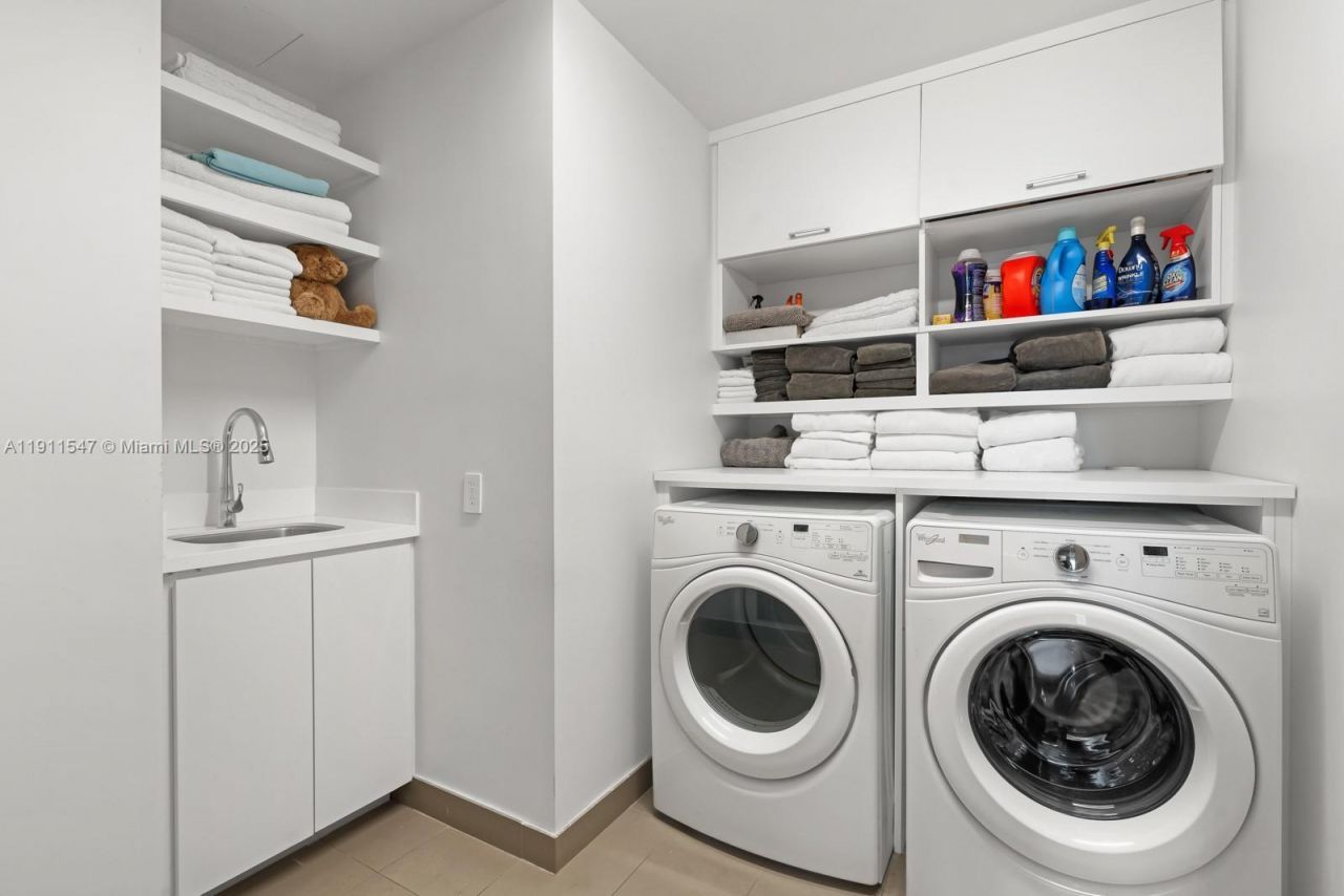 300 Collins Ave, Unit PH3, Miami Beach, FL 33139 Photo