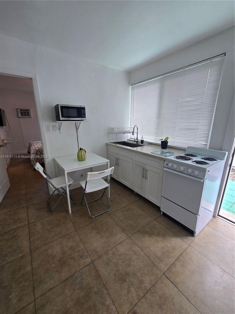 445 NW 125th St, Unit 2, North Miami, FL 33168 Photo