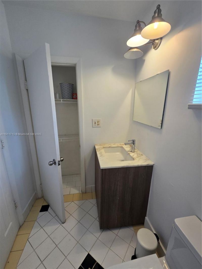 445 NW 125th St, Unit 2, North Miami, FL 33168 Photo