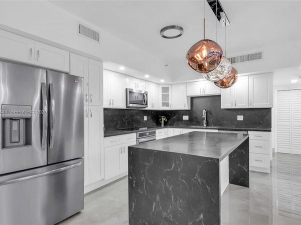 355 Poinciana Dr, Unit 1130, Sunny Isles Beach, FL 33160