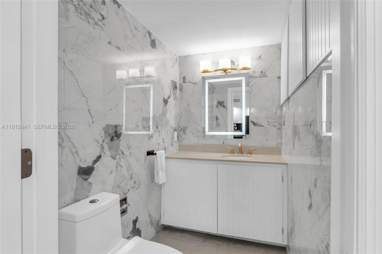 355 Poinciana Dr, Unit 1130, Sunny Isles Beach, FL 33160 Photo