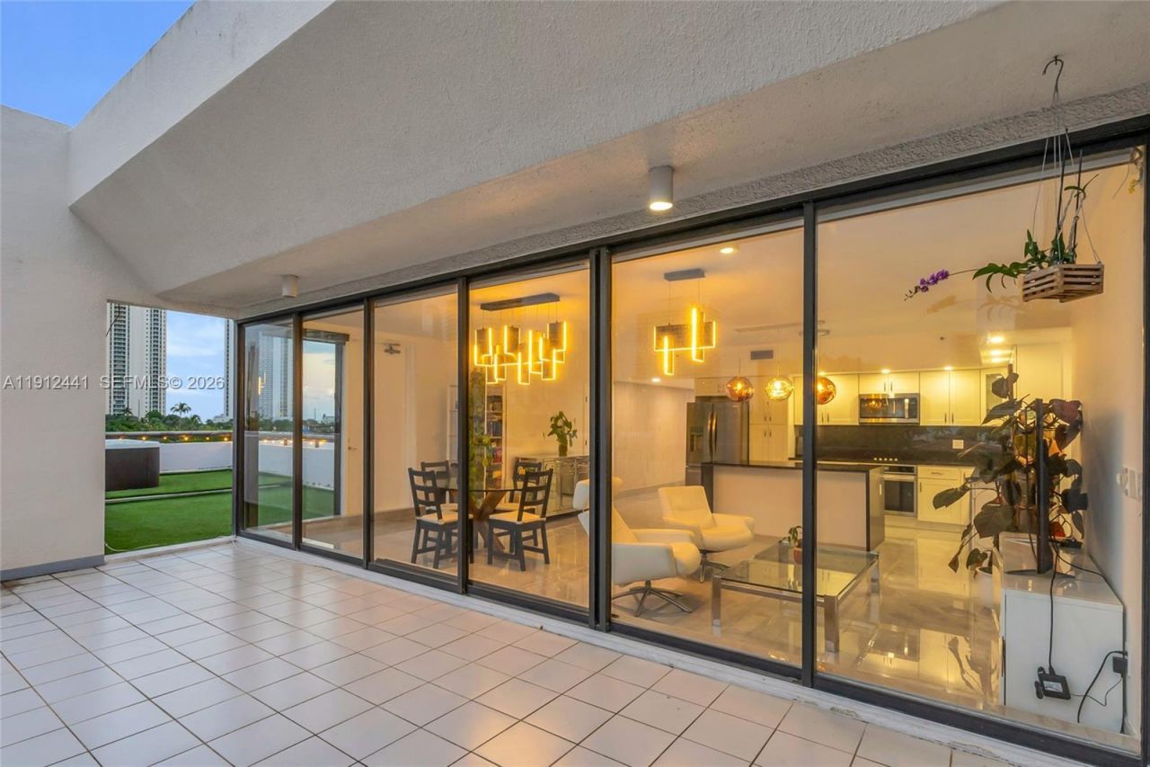 355 Poinciana Dr, Unit 1130, Sunny Isles Beach, FL 33160 Photo