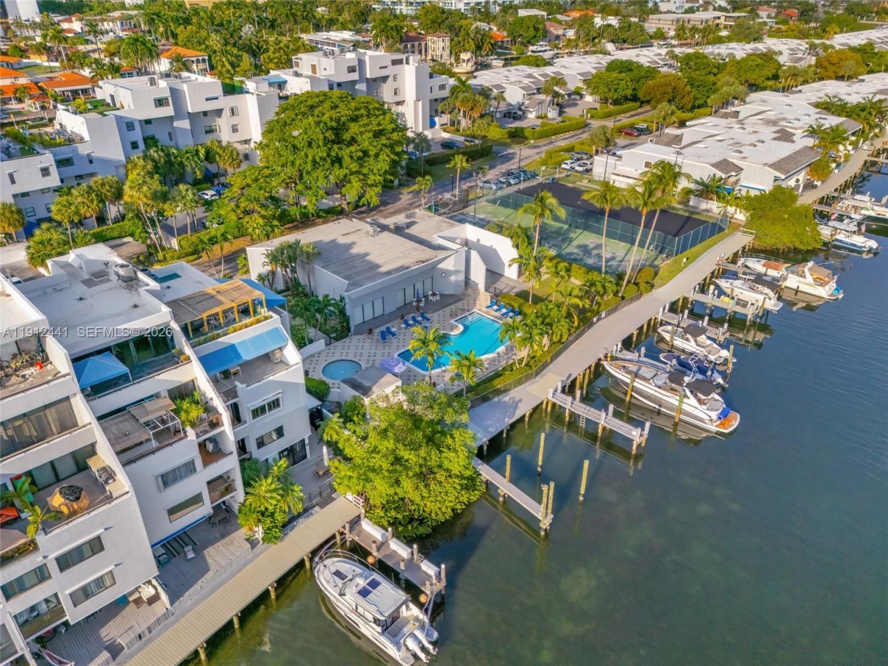 355 Poinciana Dr, Unit 1130, Sunny Isles Beach, FL 33160 Photo