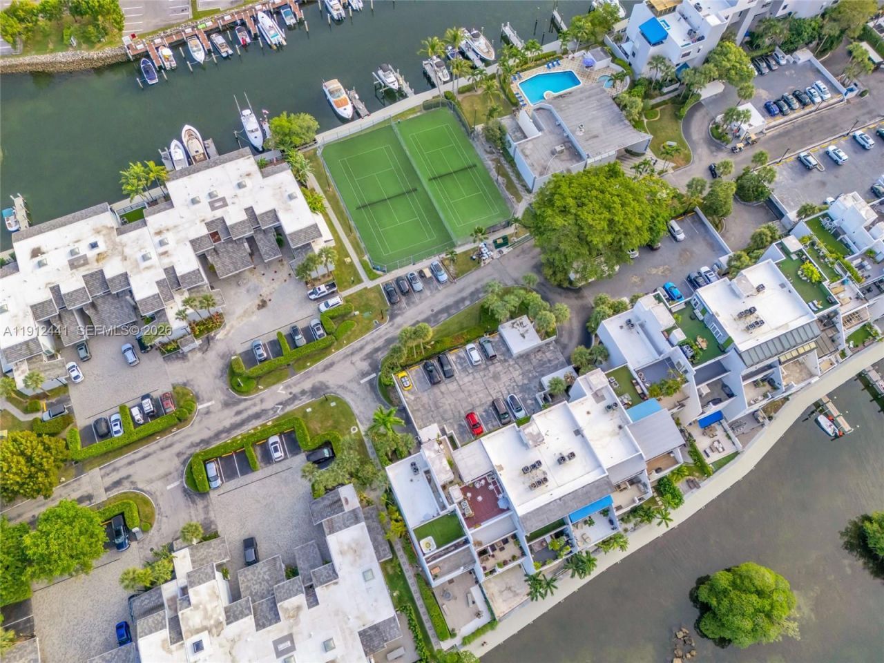 355 Poinciana Dr, Unit 1130, Sunny Isles Beach, FL 33160 Photo