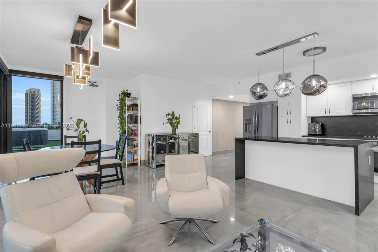 355 Poinciana Dr, Unit 1130, Sunny Isles Beach, FL 33160 Photo