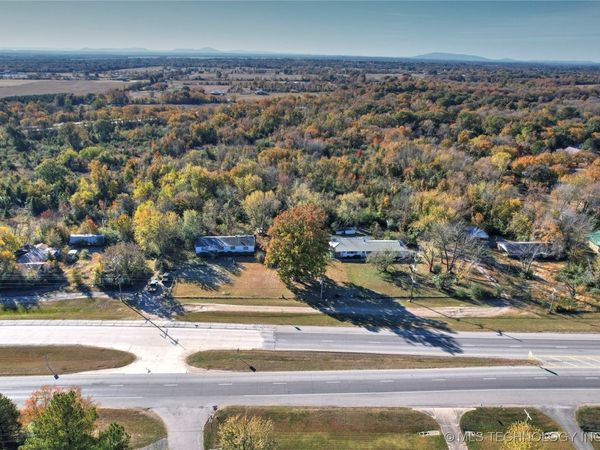 400 W Ray Fine Boulevard, Roland, OK 74954