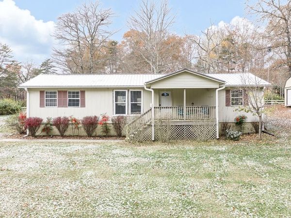 19 Honeysuckle Road, Pikeville, TN 37367