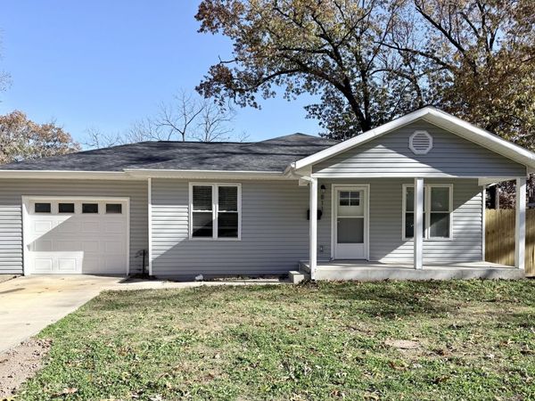 811 S Wood Street, Neosho, MO 64850