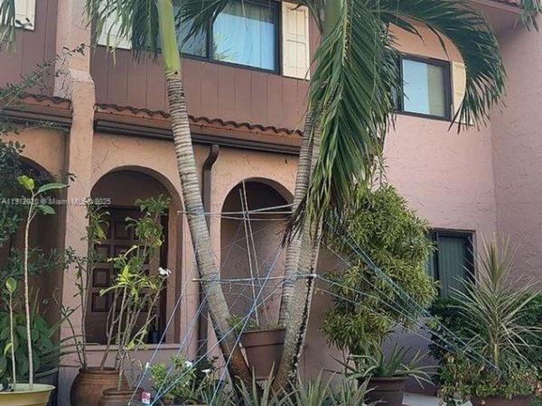 19 Matador Ln, Unit 6-22, Davie, FL 33324