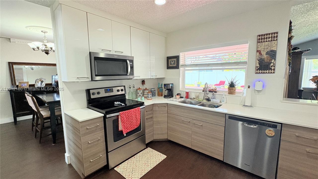 1002 NW 182nd Way, Pembroke Pines, FL 33029 Photo