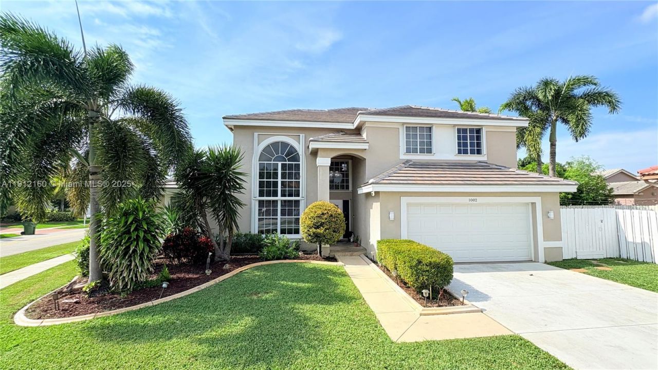 1002 NW 182nd Way, Pembroke Pines, FL 33029 Photo