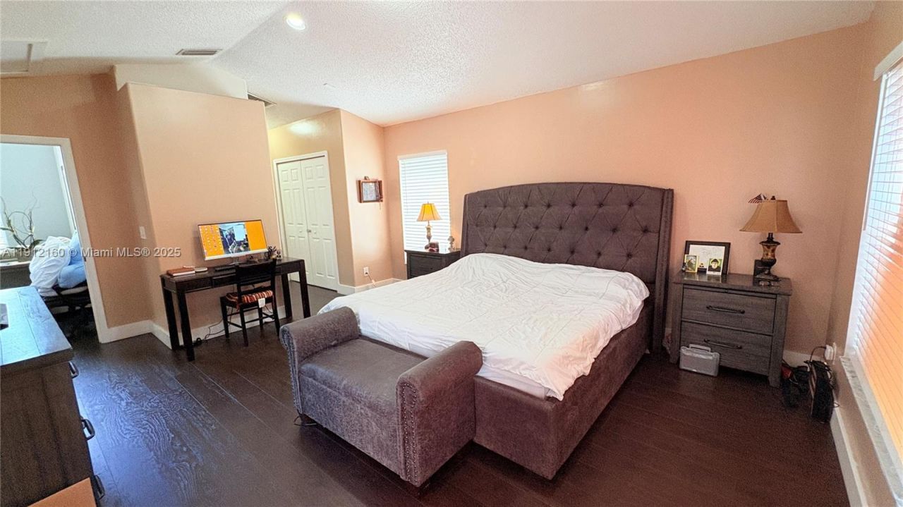 1002 NW 182nd Way, Pembroke Pines, FL 33029 Photo