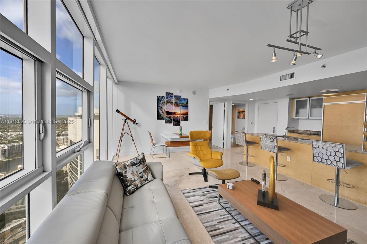 1830 S Ocean Dr, Unit 4807, Hallandale Beach, FL 33009 Photo