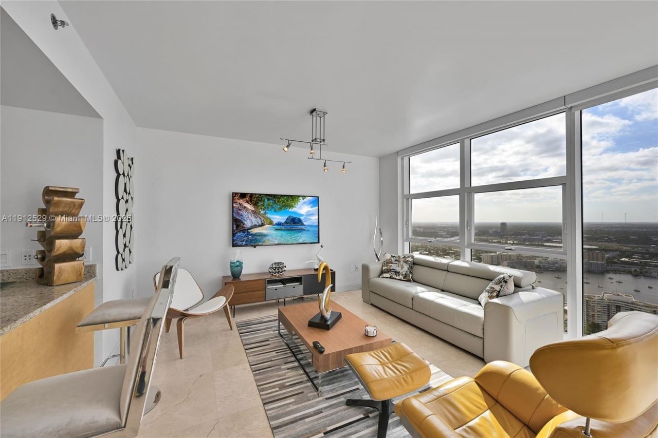 1830 S Ocean Dr, Unit 4807, Hallandale Beach, FL 33009 Photo