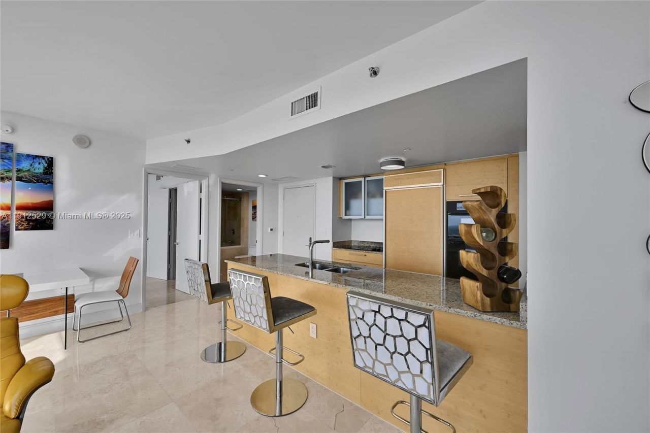 1830 S Ocean Dr, Unit 4807, Hallandale Beach, FL 33009 Photo