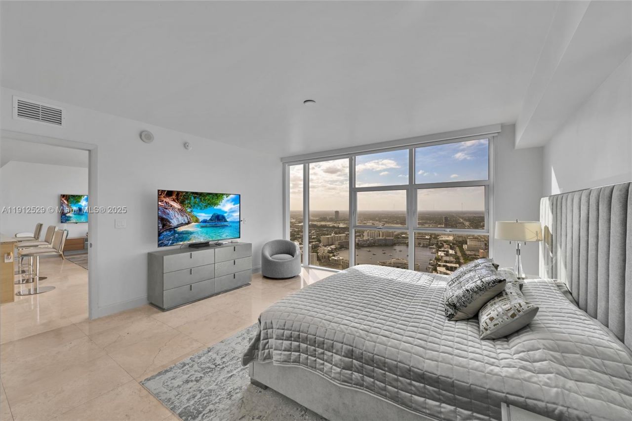 1830 S Ocean Dr, Unit 4807, Hallandale Beach, FL 33009 Photo