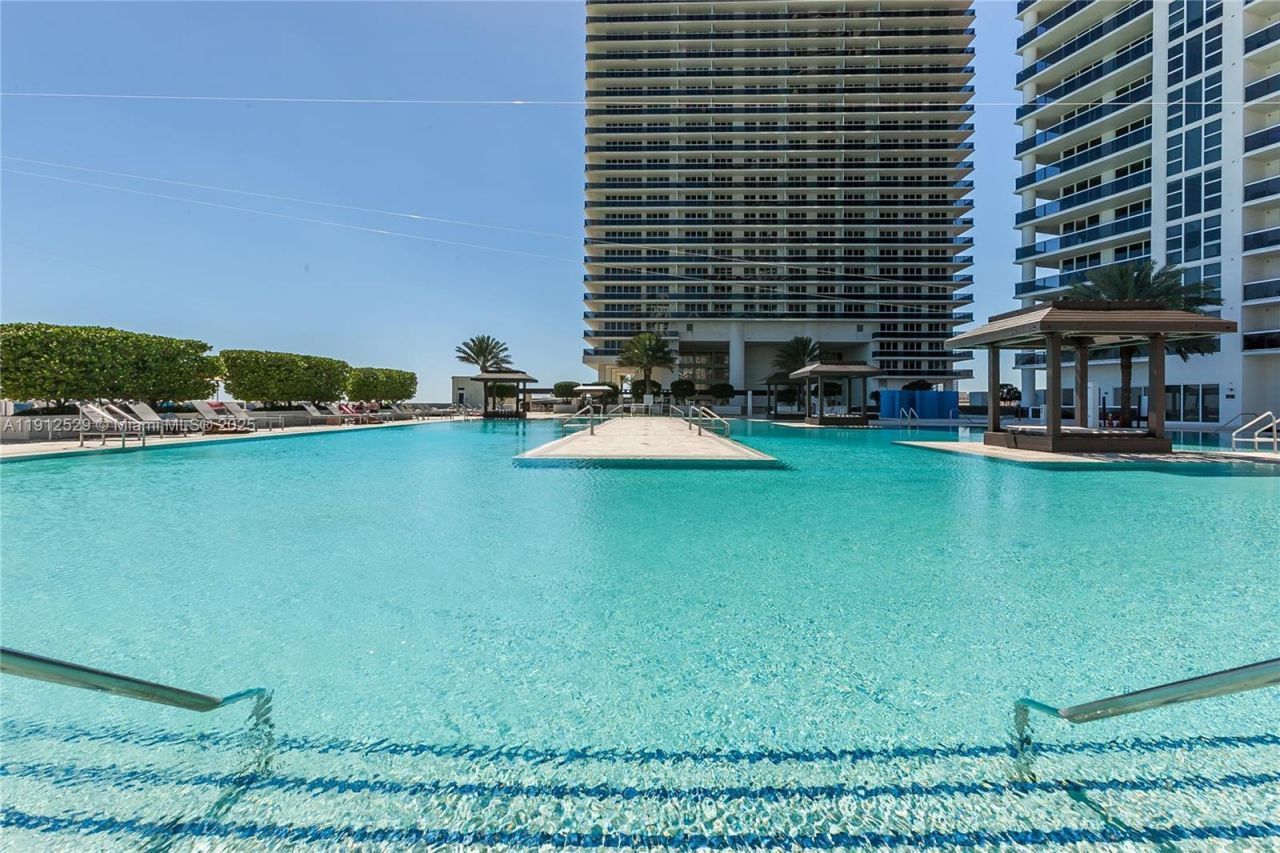 1830 S Ocean Dr, Unit 4807, Hallandale Beach, FL 33009 Photo