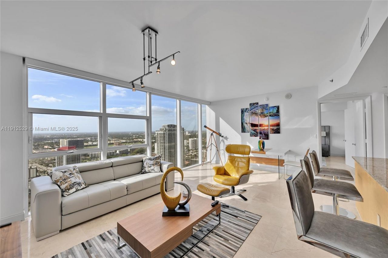 1830 S Ocean Dr, Unit 4807, Hallandale Beach, FL 33009 Photo