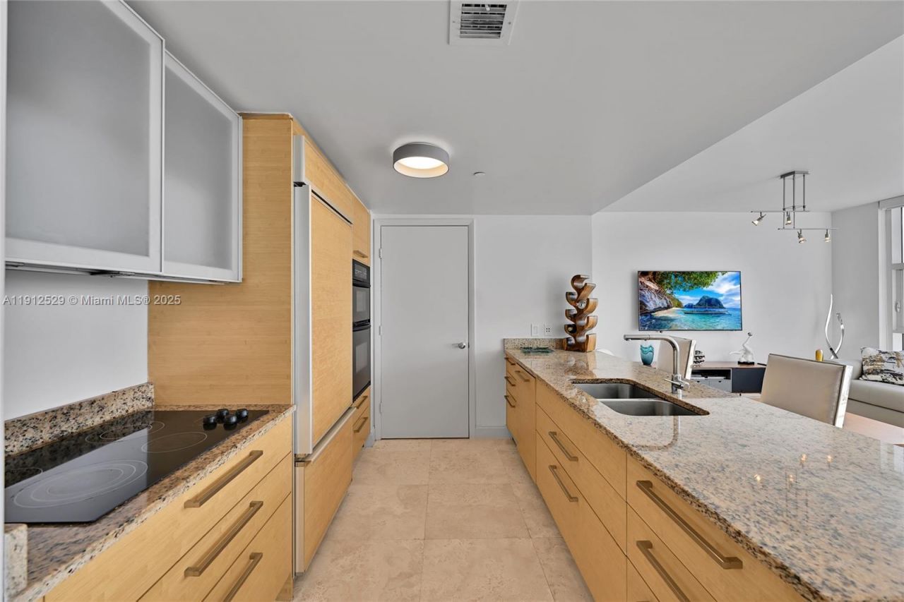 1830 S Ocean Dr, Unit 4807, Hallandale Beach, FL 33009 Photo