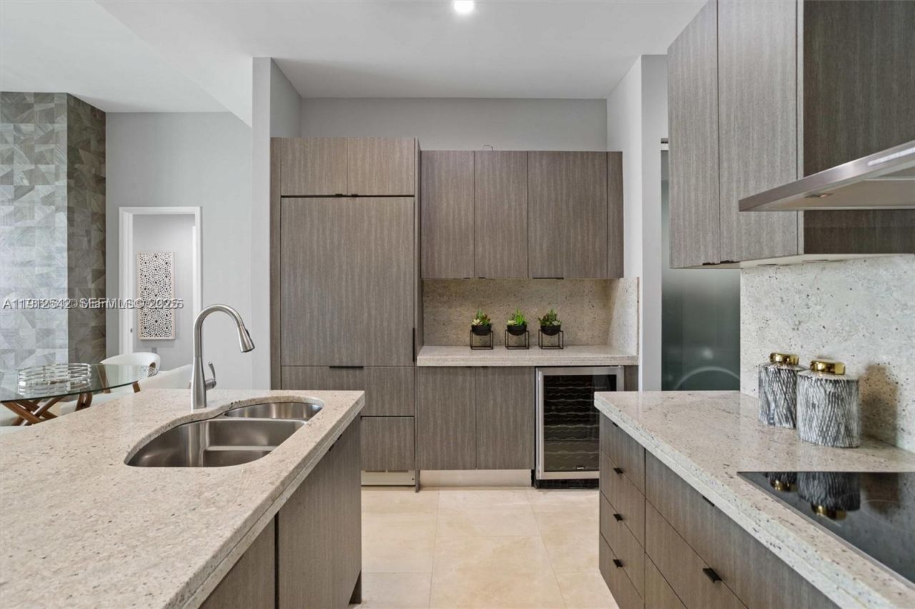 900 Brickell Key Blvd, Unit 1502, Miami, FL 33131 Photo