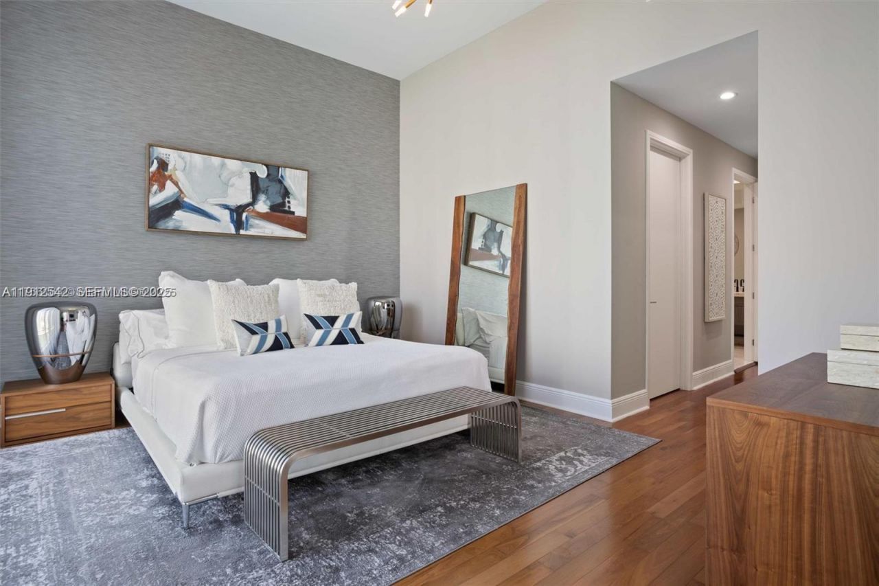 900 Brickell Key Blvd, Unit 1502, Miami, FL 33131 Photo