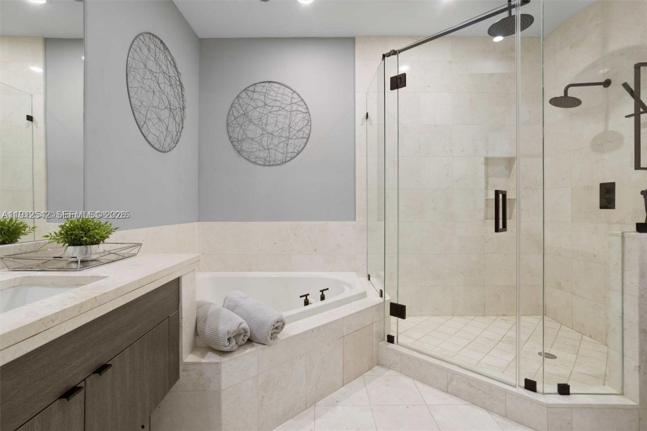 900 Brickell Key Blvd, Unit 1502, Miami, FL 33131 Photo