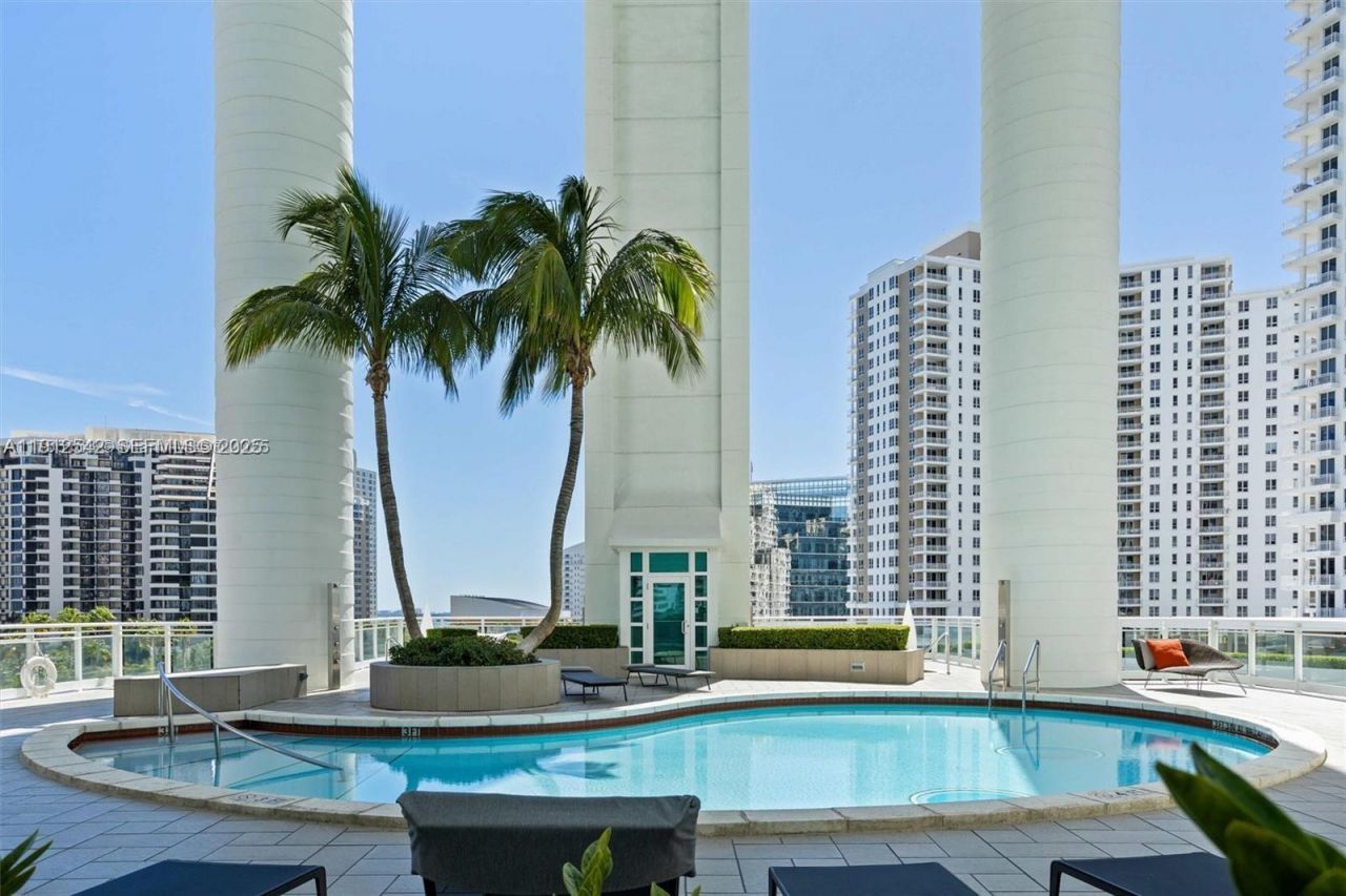 900 Brickell Key Blvd, Unit 1502, Miami, FL 33131 Photo