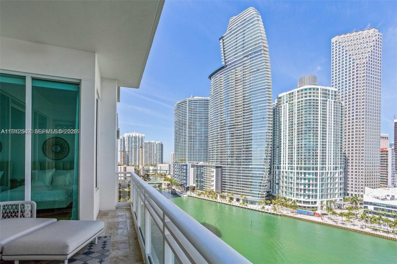 900 Brickell Key Blvd, Unit 1502, Miami, FL 33131 Photo