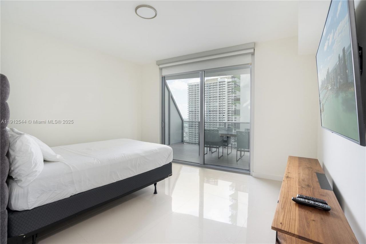 488 NE 18th St, Unit 2210, Miami, FL 33132 Photo